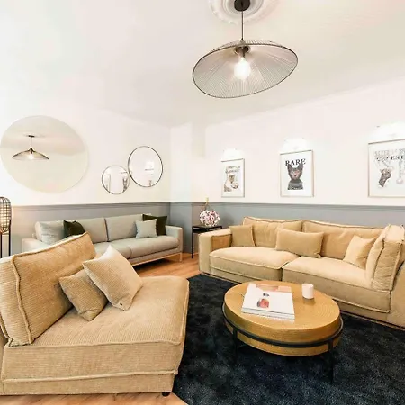 Prime Location In Apartamento